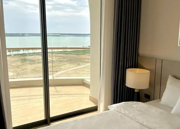 Citadine Luxury Sea View * Hạ Long