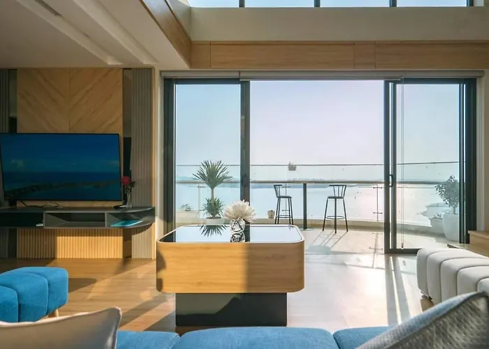 Citadine Luxury Sea View * Hạ Long